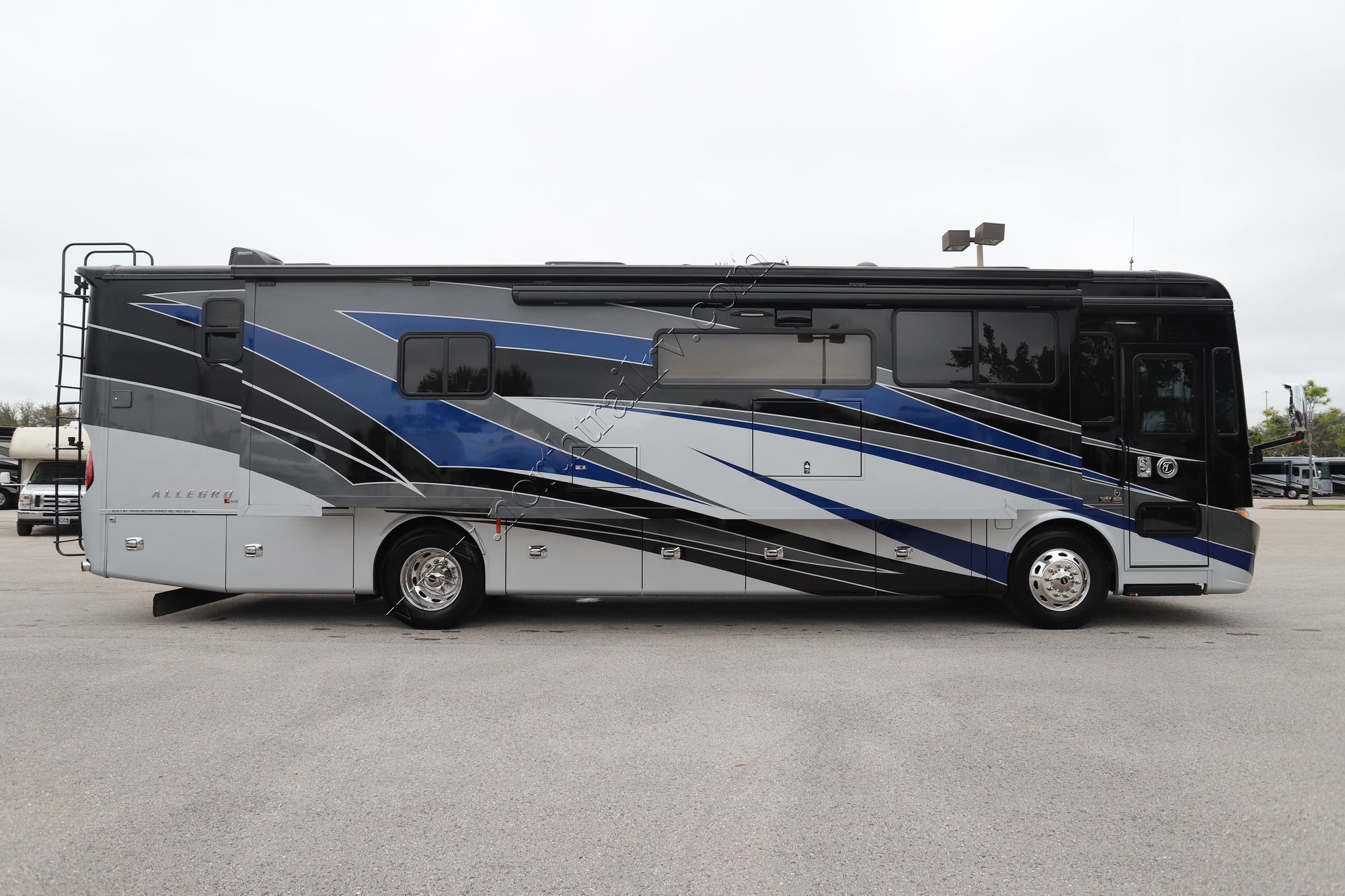 Used 2021 Tiffin Motor Homes Allegro Red 37BA Class A  For Sale