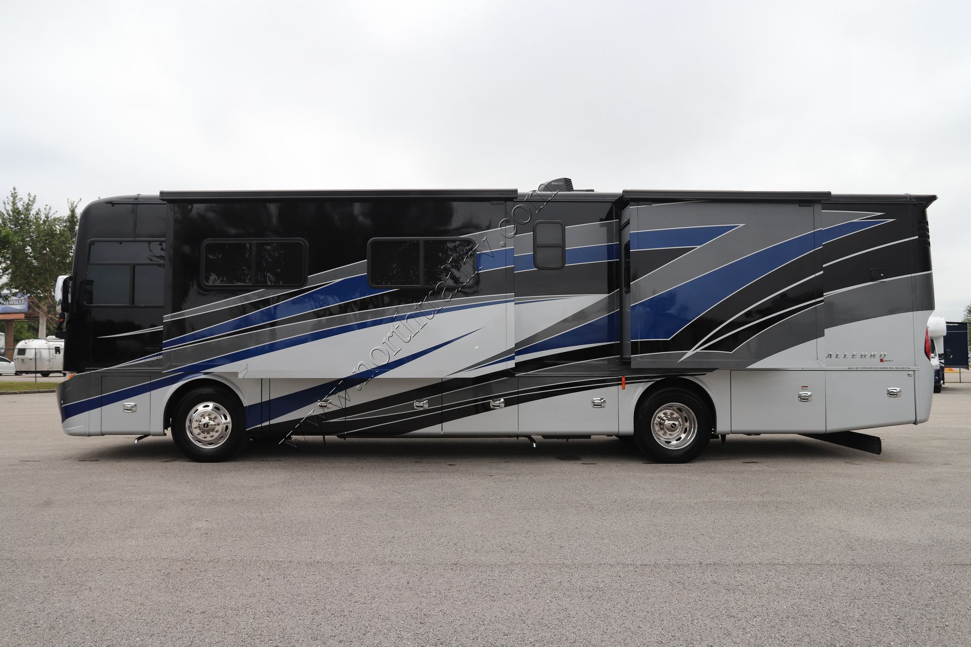 Used 2021 Tiffin Motor Homes Allegro Red 37BA Class A  For Sale