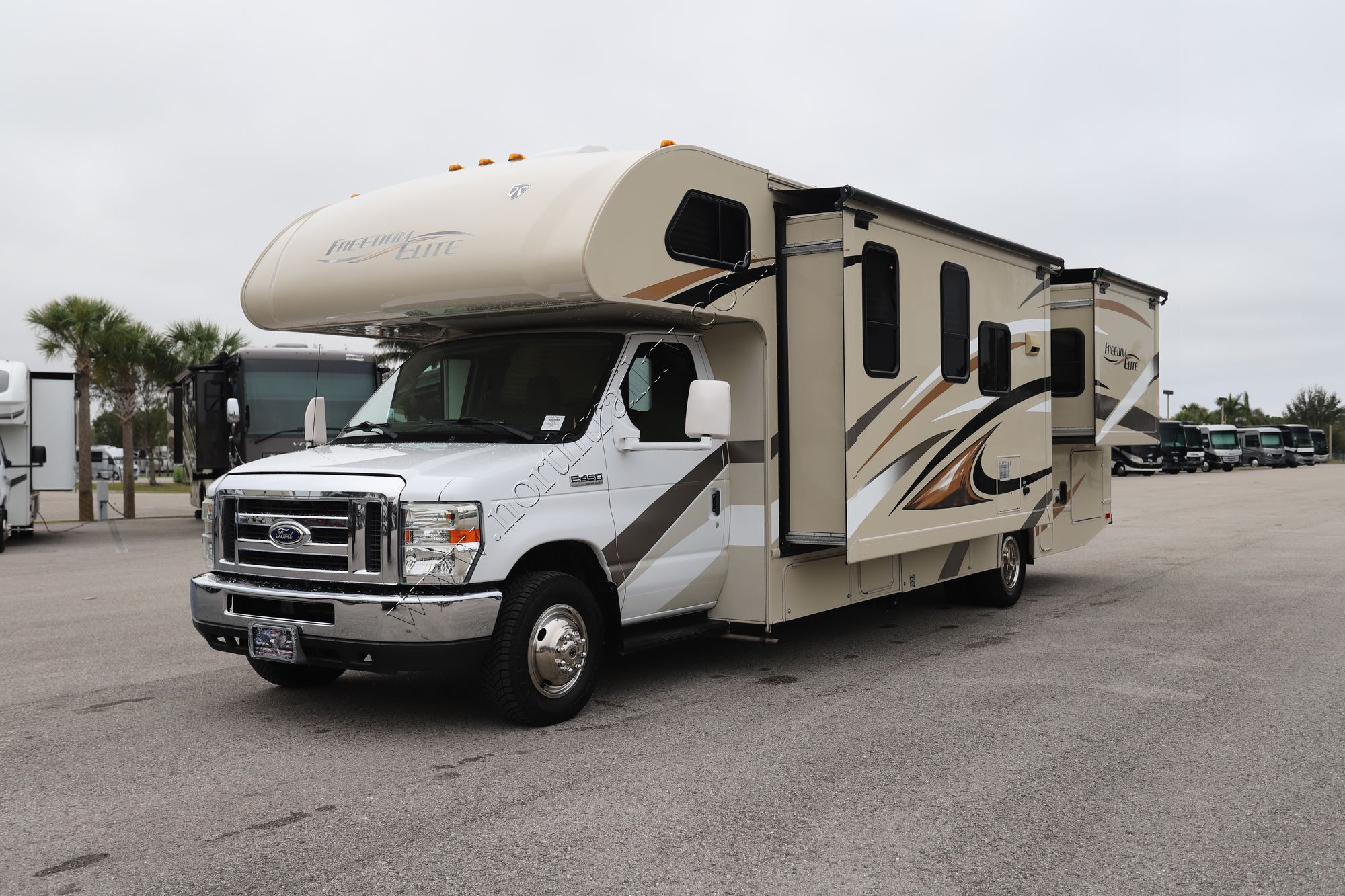 Used 2016 Thor Freedom Elite 29FE Class C  For Sale