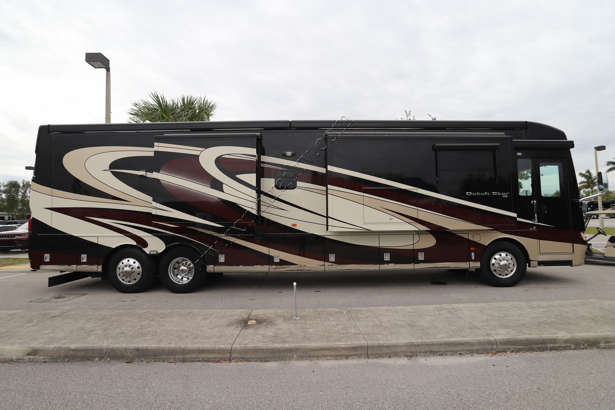 Used 2017 Newmar Dutch Star 4369 Class A  For Sale