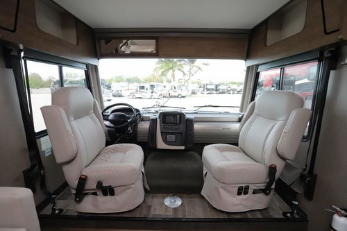 2018 Winnebago Intent 30R