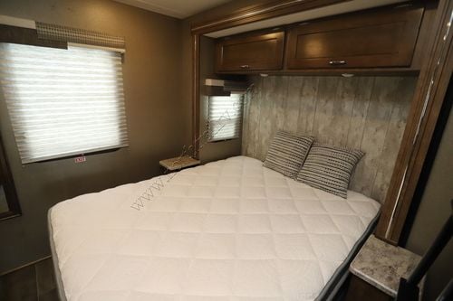 2018 Winnebago Intent 30R