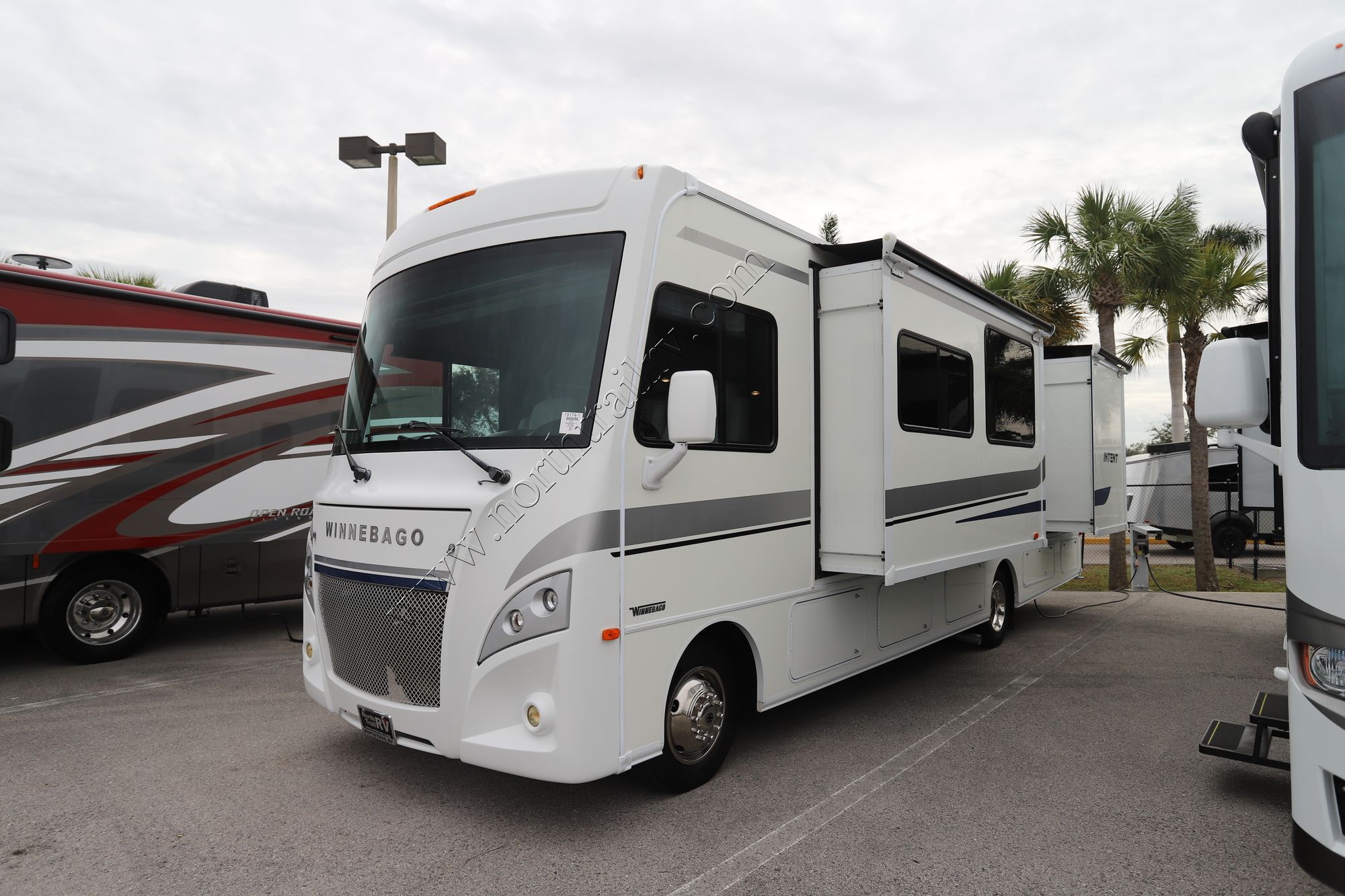 Used 2018 Winnebago Intent 30R Class A  For Sale