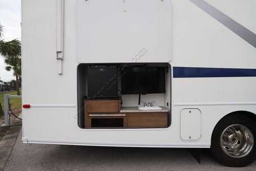 2018 Winnebago Intent 30R