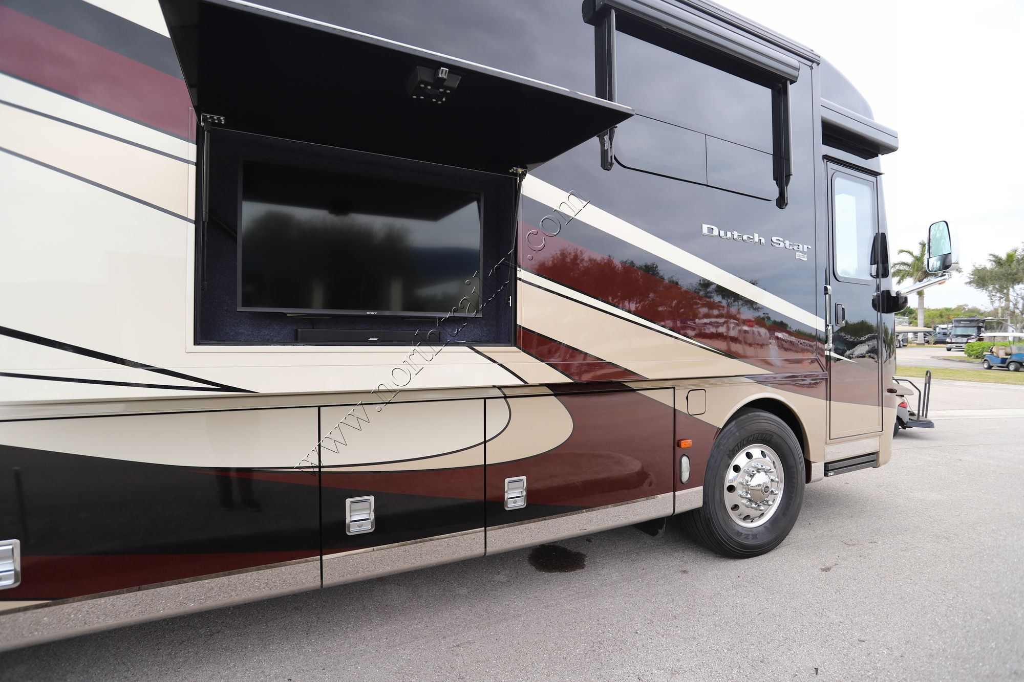 Used 2017 Newmar Dutch Star 4369 Class A  For Sale