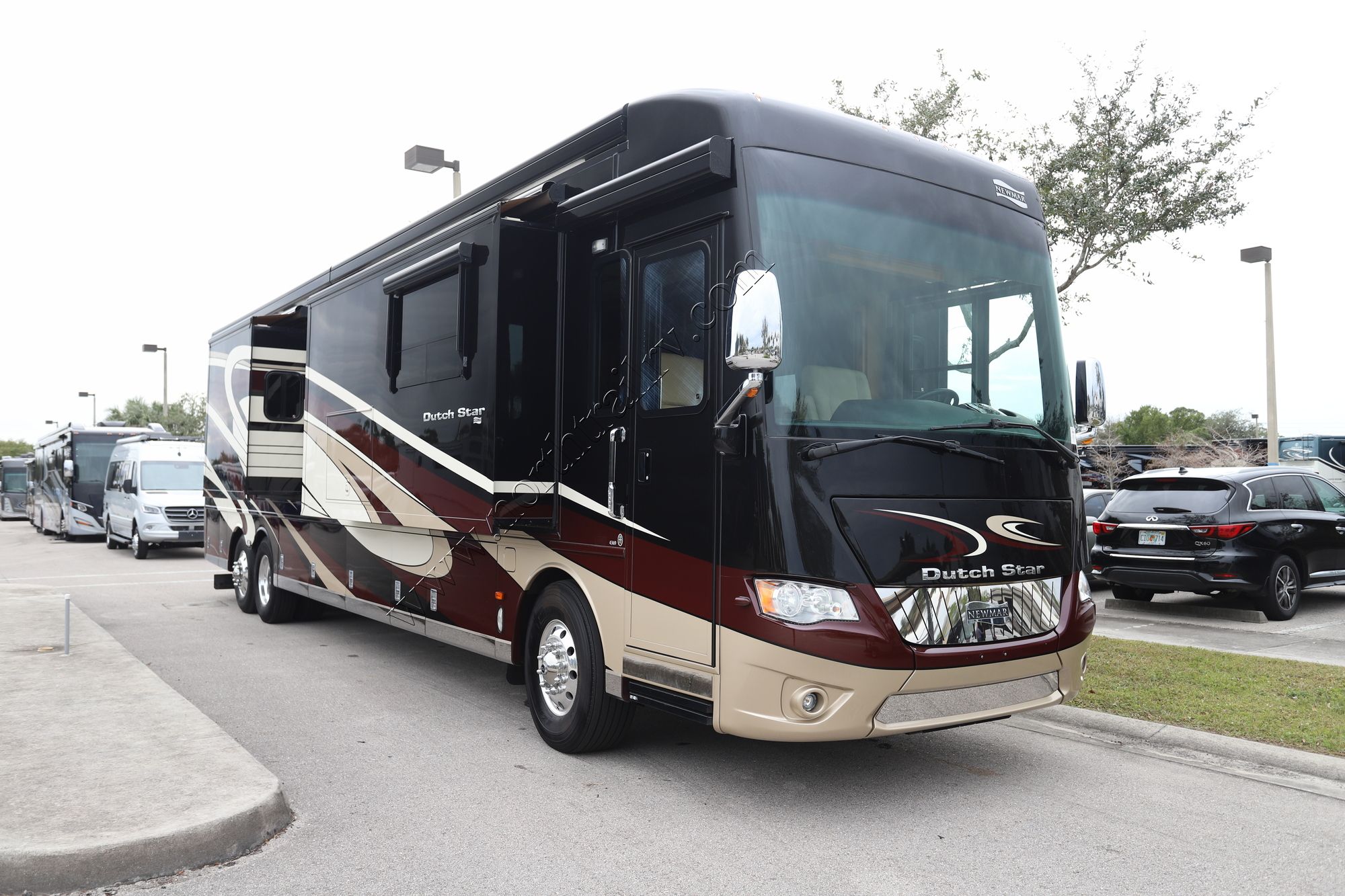 Used 2017 Newmar Dutch Star 4369 Class A  For Sale