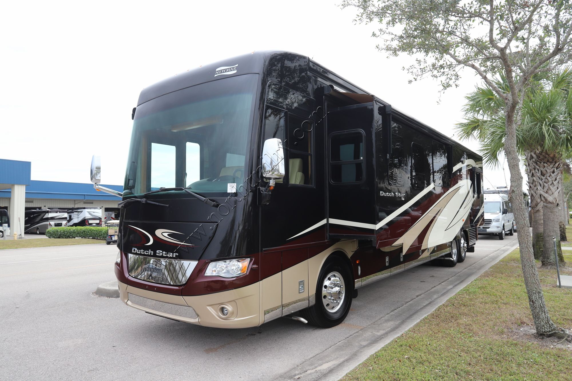 Used 2017 Newmar Dutch Star 4369 Class A  For Sale