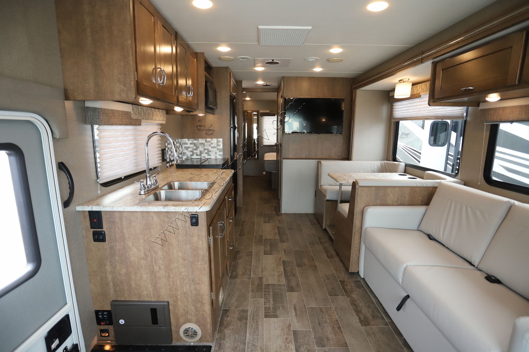 Used 2018 Winnebago Intent 30R Class A  For Sale