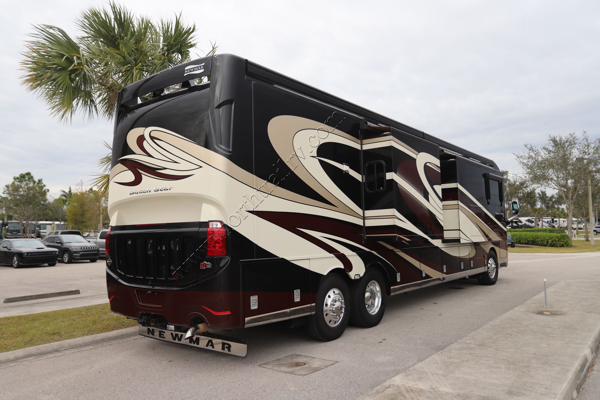 Used 2017 Newmar Dutch Star 4369 Class A  For Sale