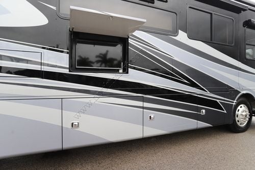 2022 Tiffin Motor Homes Allegro Red 37PA