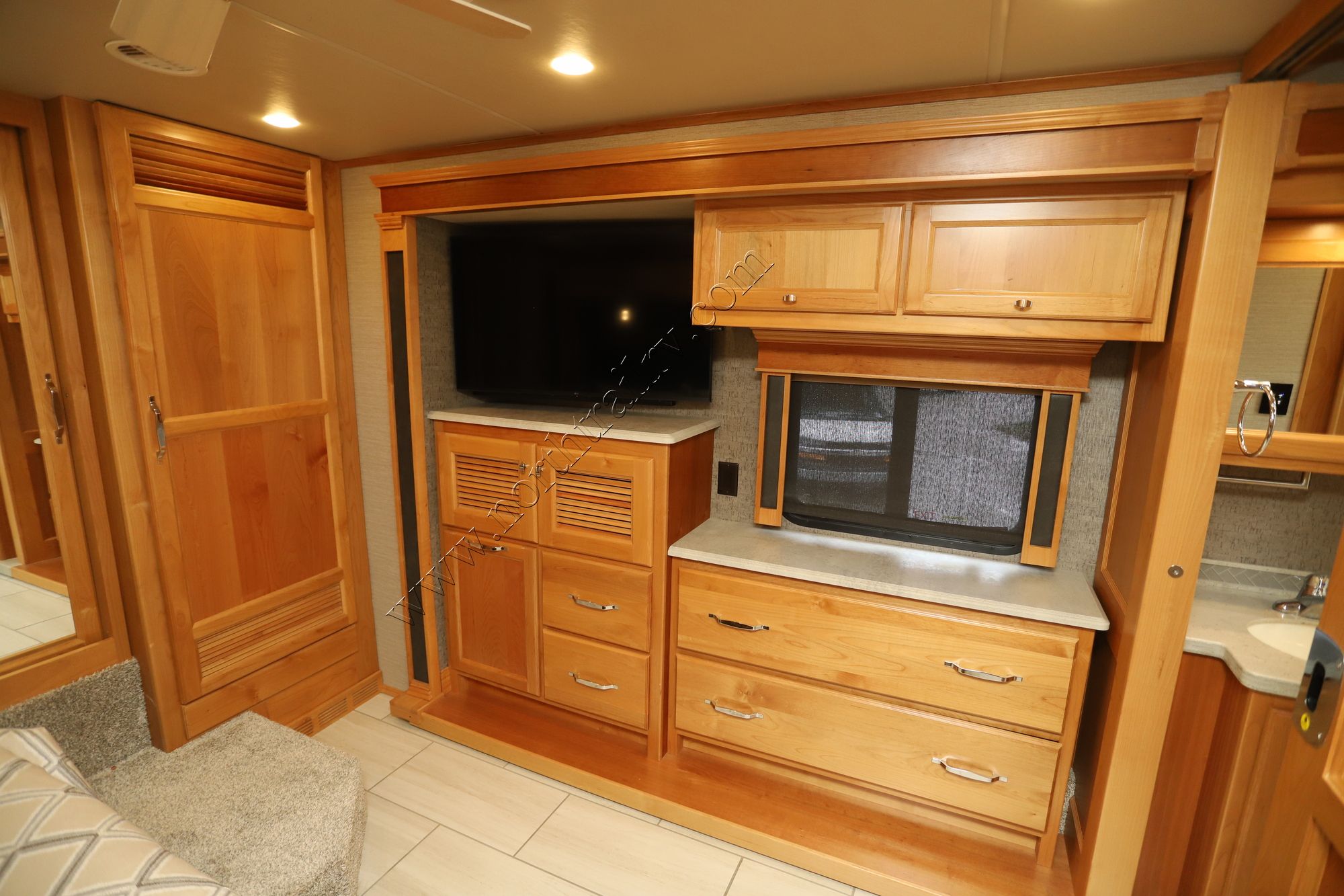 Used 2022 Tiffin Motor Homes Allegro Red 37PA Class A  For Sale