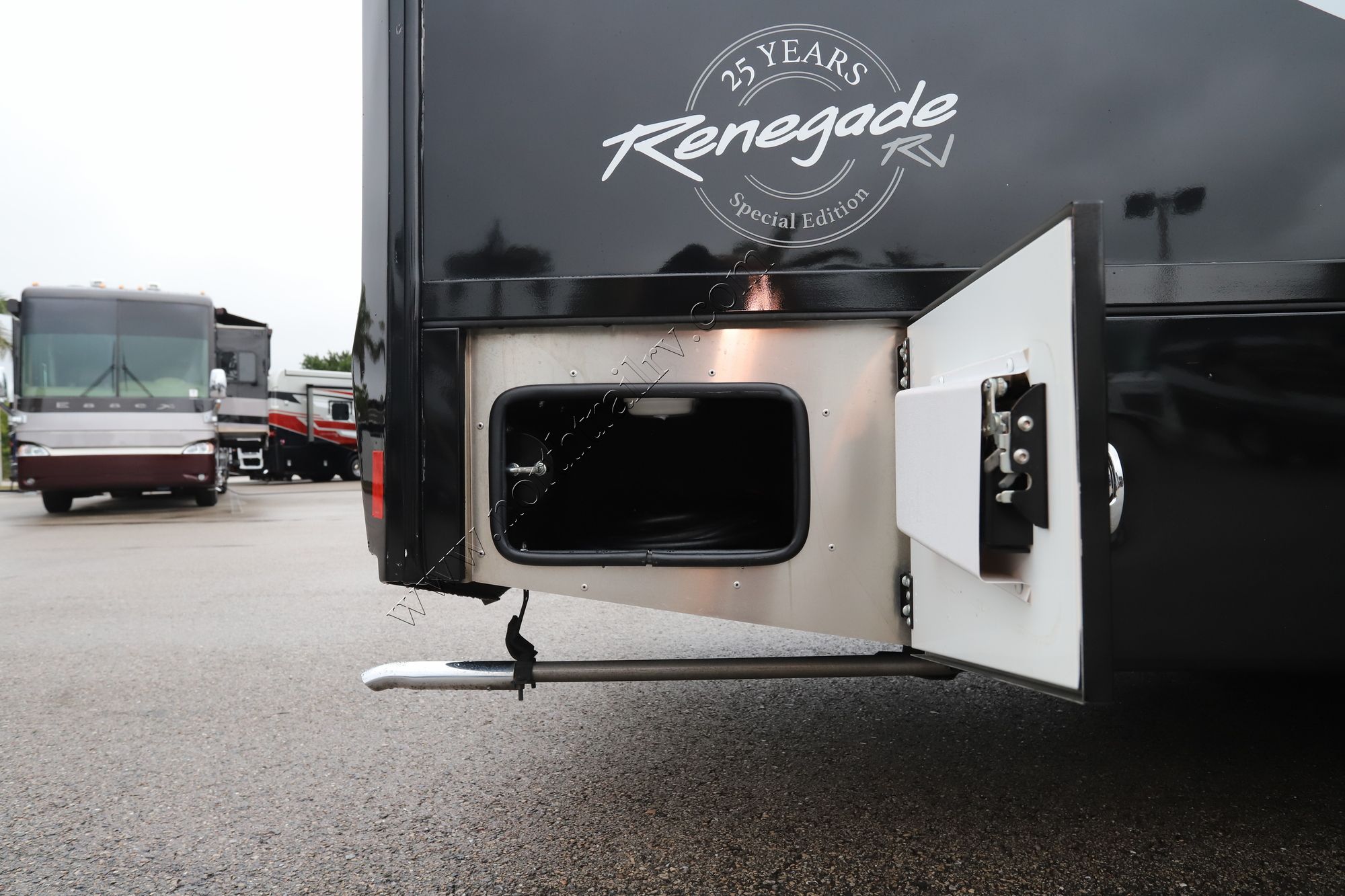 Used 2022 Renegade Rv Vienna 25VFWS Class C  For Sale