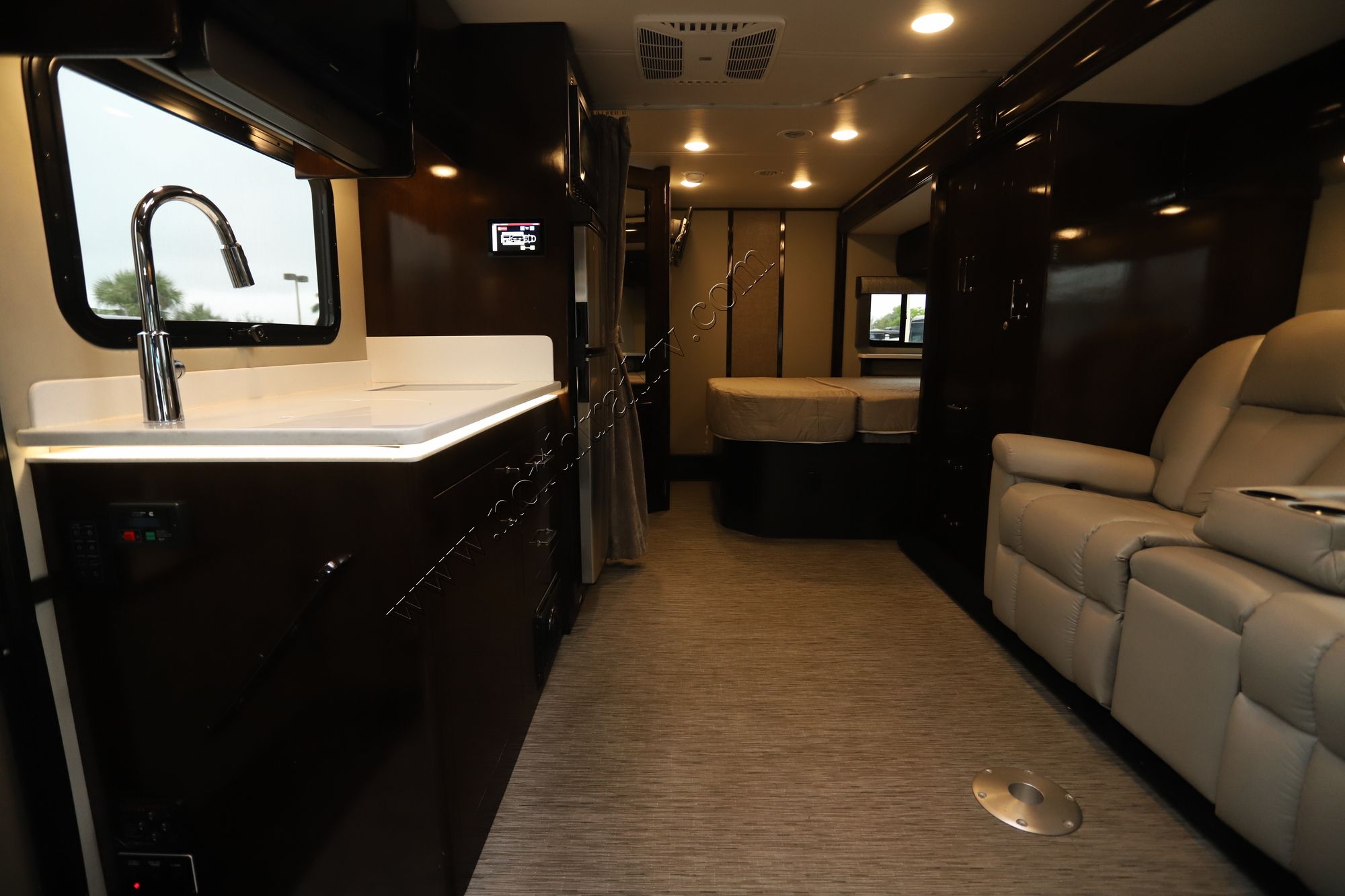 Used 2022 Renegade Rv Vienna 25VFWS Class C  For Sale