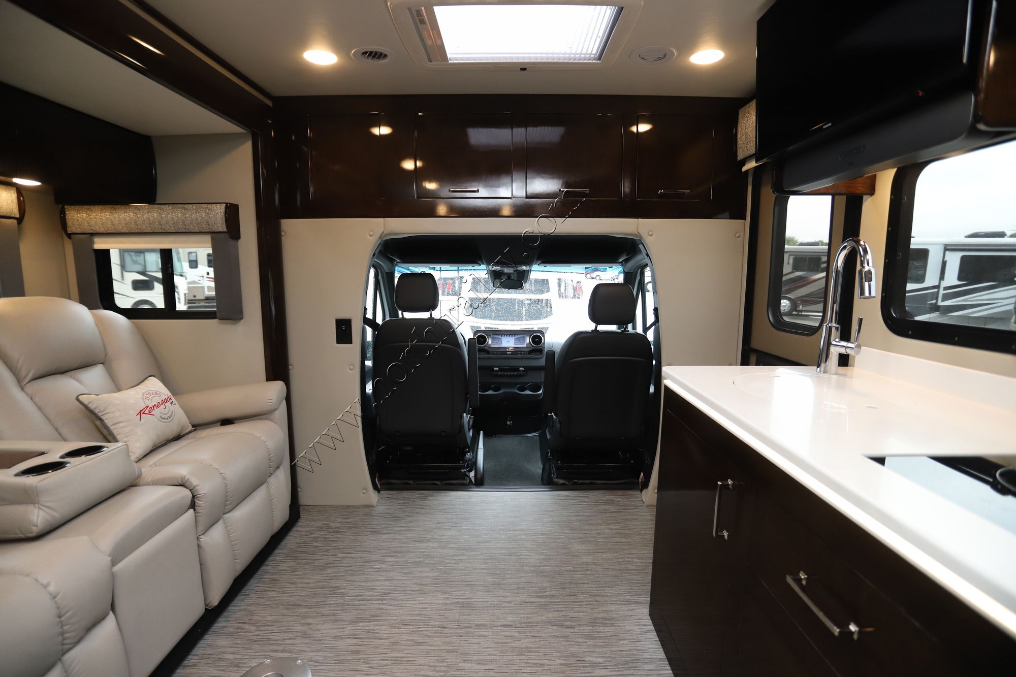 Used 2022 Renegade Rv Vienna 25VFWS Class C  For Sale