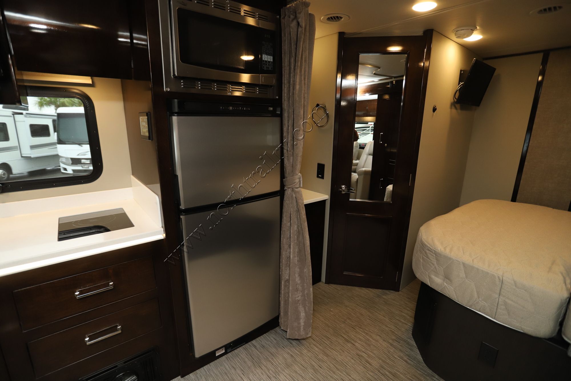 Used 2022 Renegade Rv Vienna 25VFWS Class C  For Sale