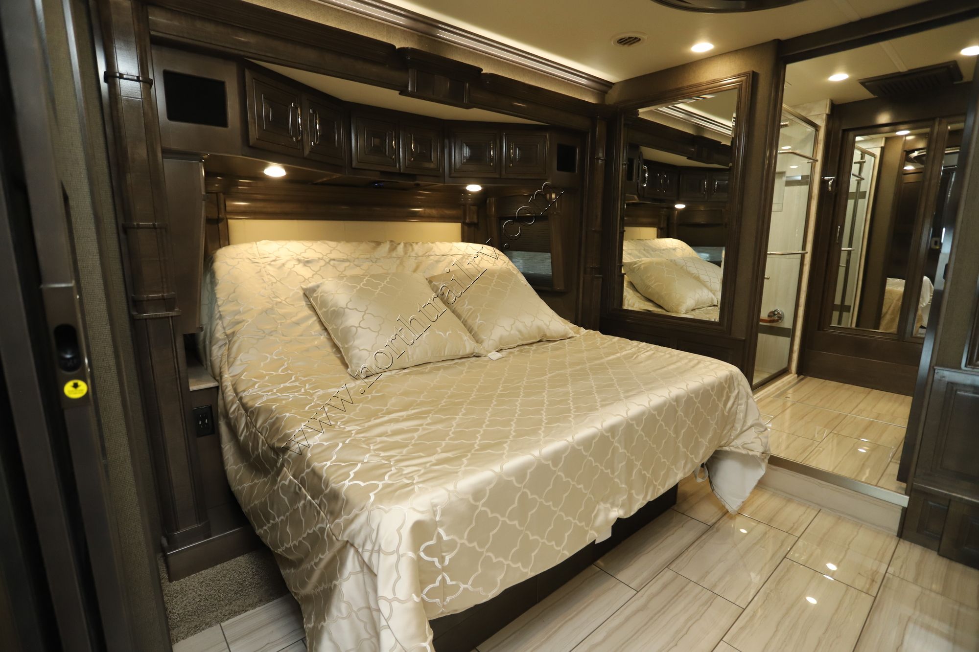 Used 2020 American Coach Dream 45A Class A  For Sale