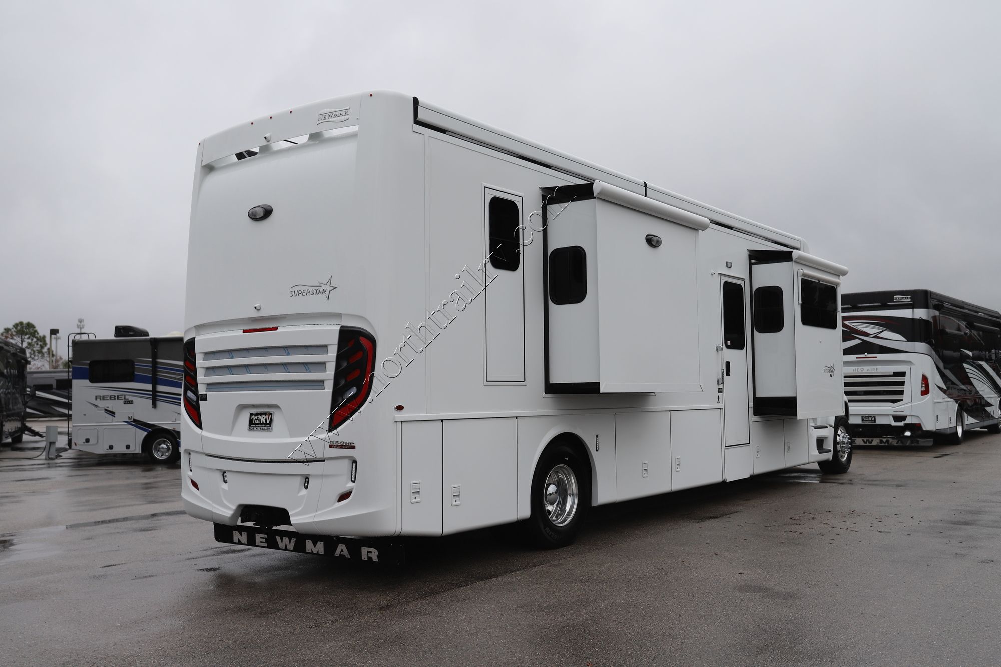 New 2025 Newmar Super Star 4059 Super C  For Sale