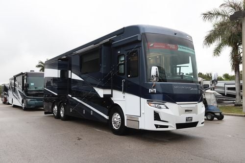 2025 Newmar Mountain Aire 3825 Class A