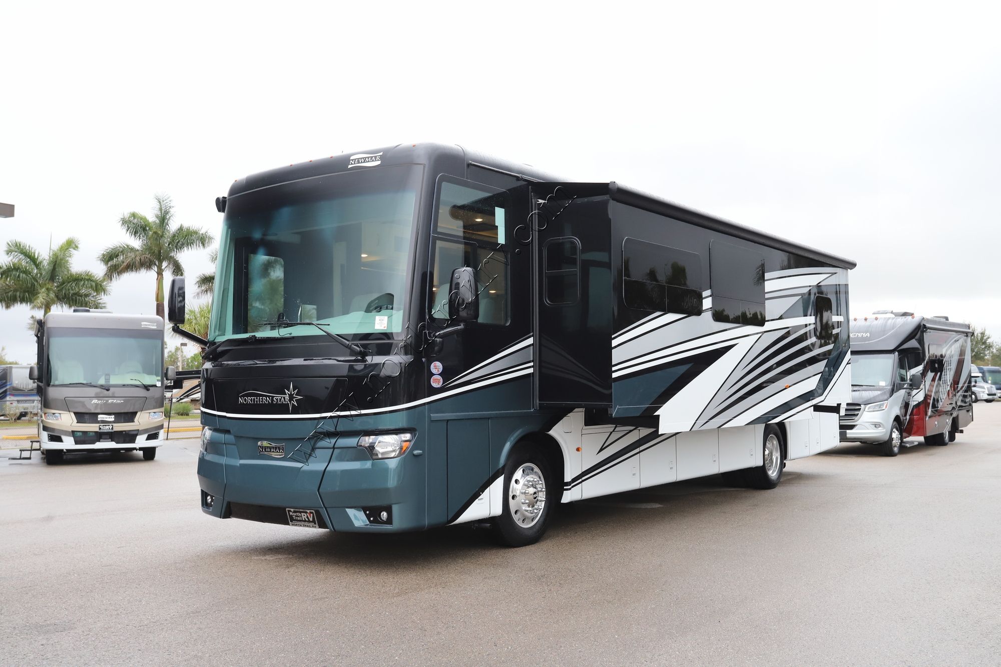 New 2025 Newmar Northern Star 3709 Class A  For Sale