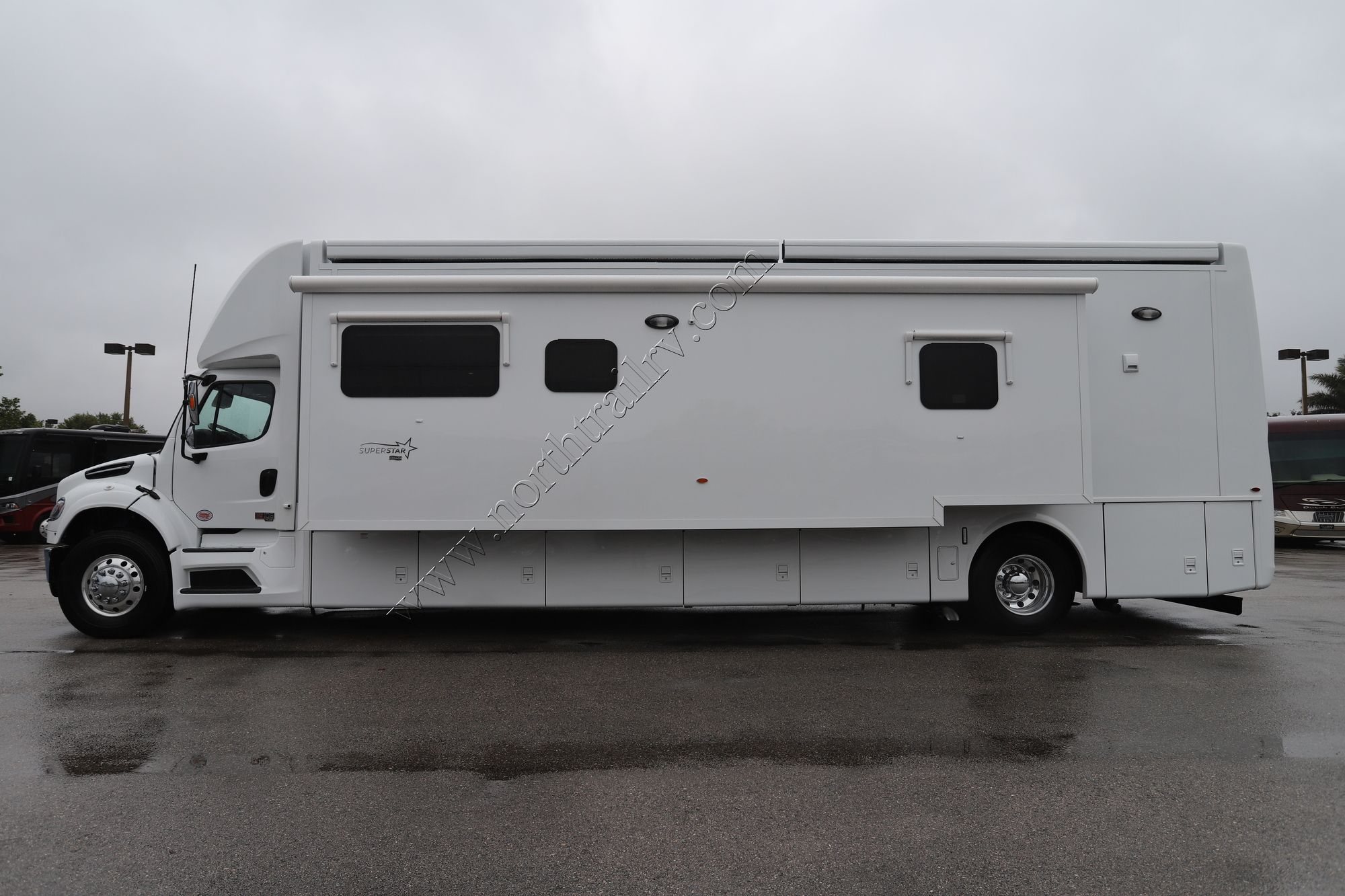 New 2025 Newmar Super Star 4059 Super C  For Sale