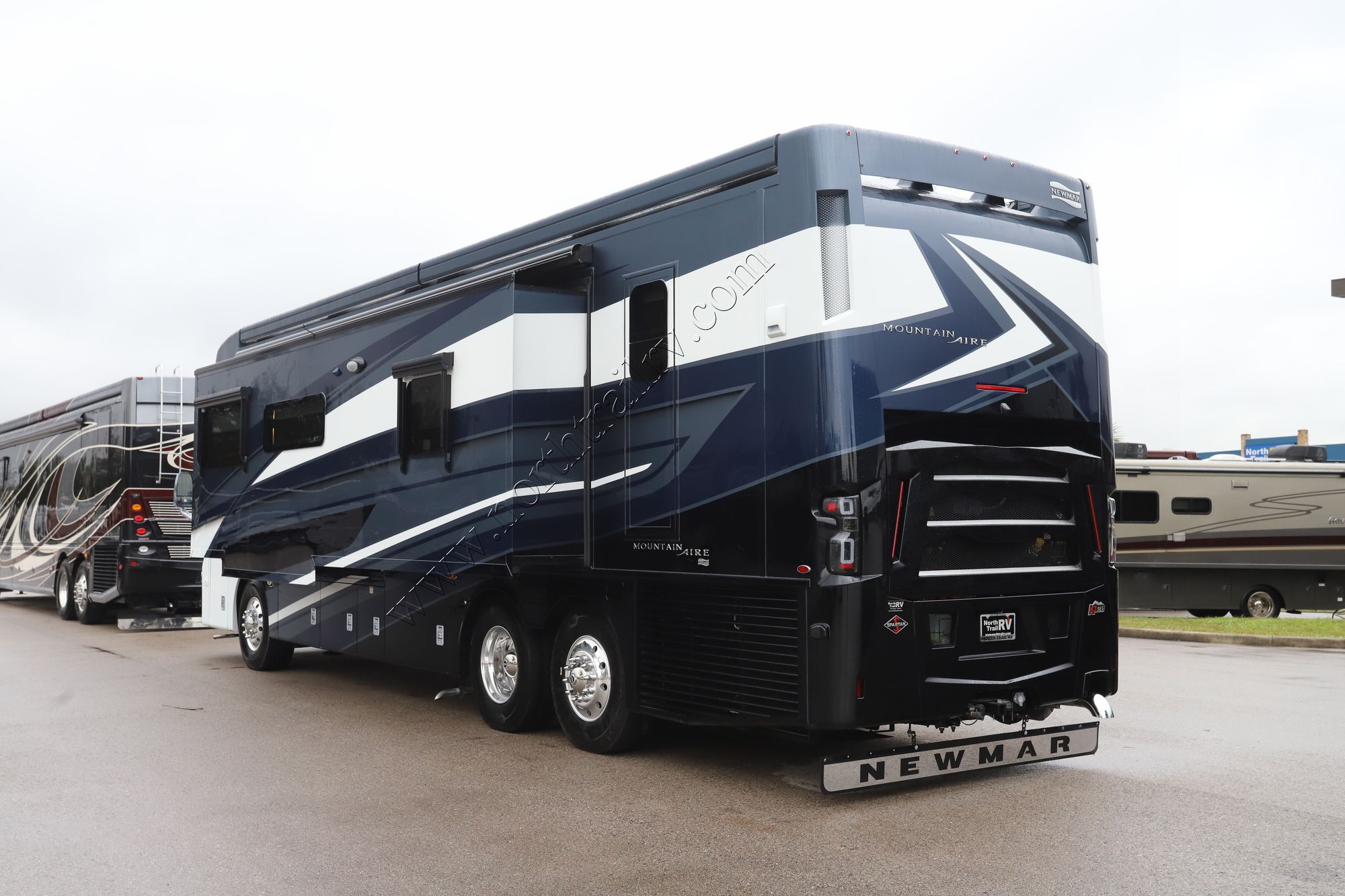 New 2025 Newmar Mountain Aire 3825 Class A  For Sale