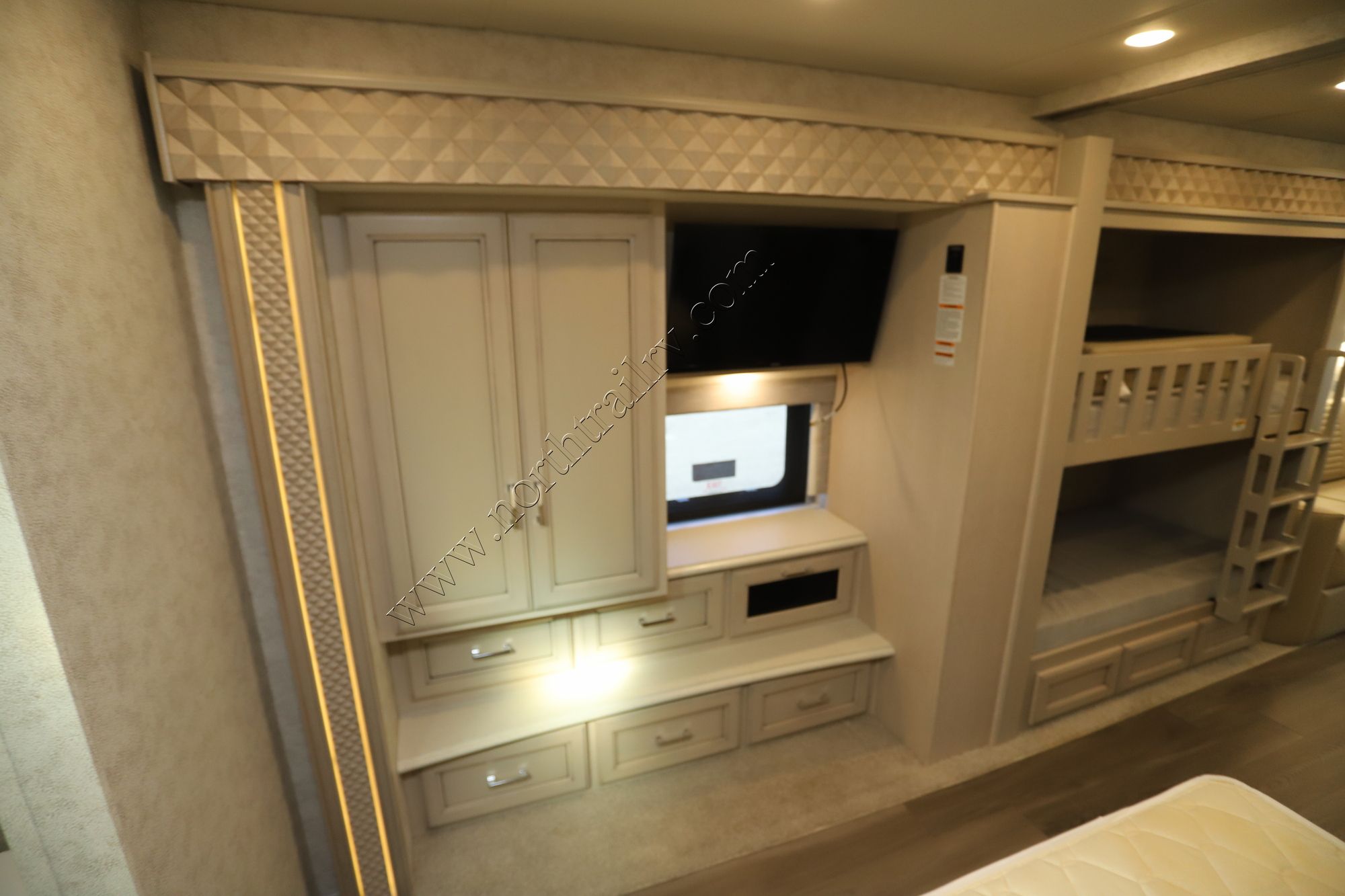 Used 2023 Newmar Bay Star 3616 Class A  For Sale