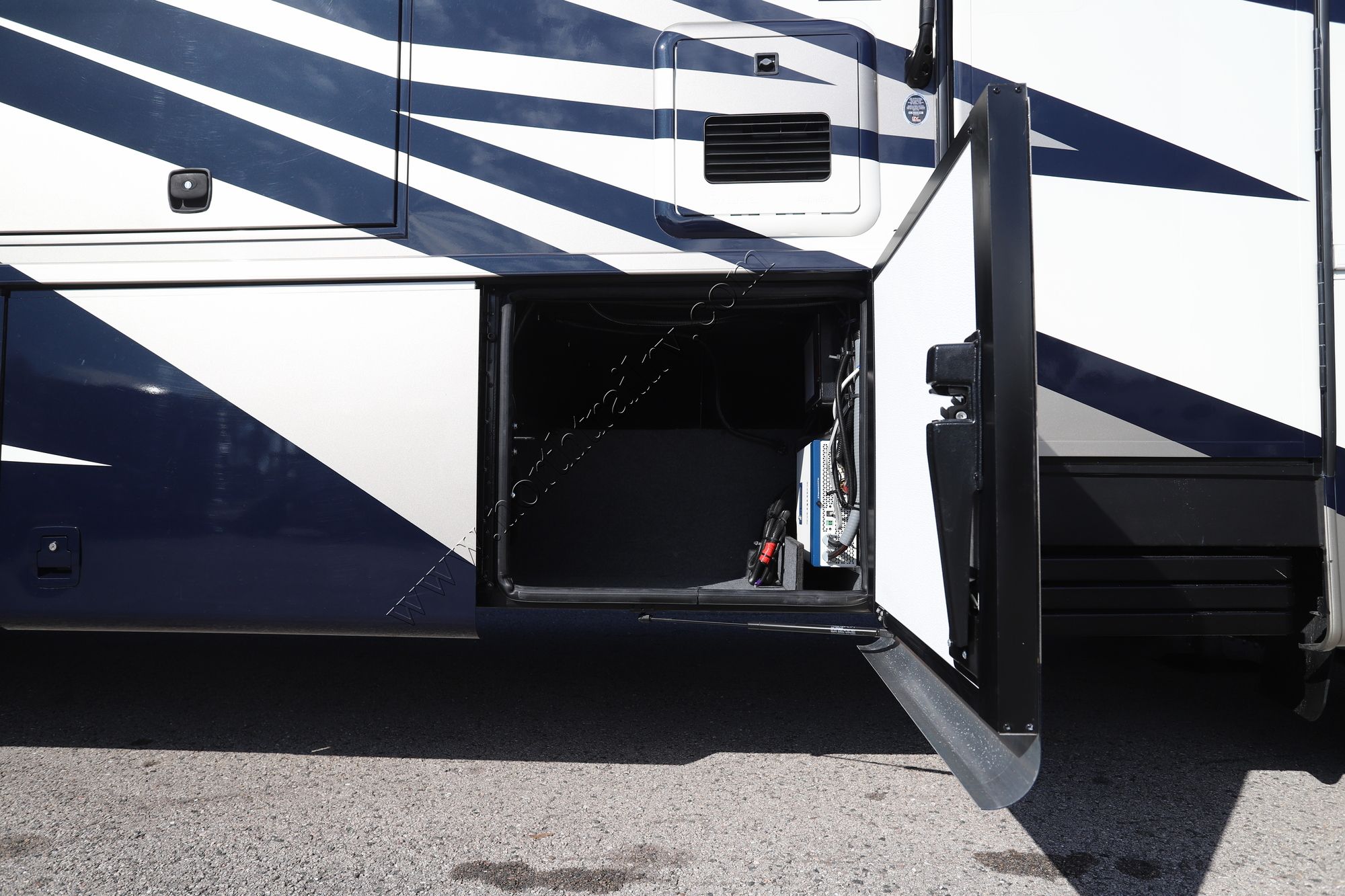 Used 2023 Newmar Bay Star 3616 Class A  For Sale