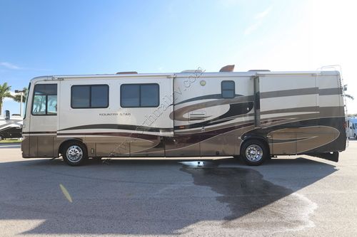 2005 Newmar Kountry Star 3910