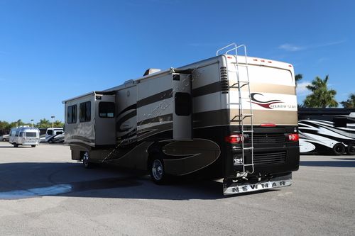 2005 Newmar Kountry Star 3910