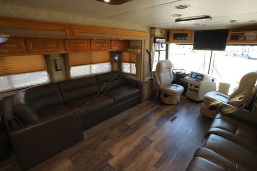 2005 Newmar Kountry Star 3910