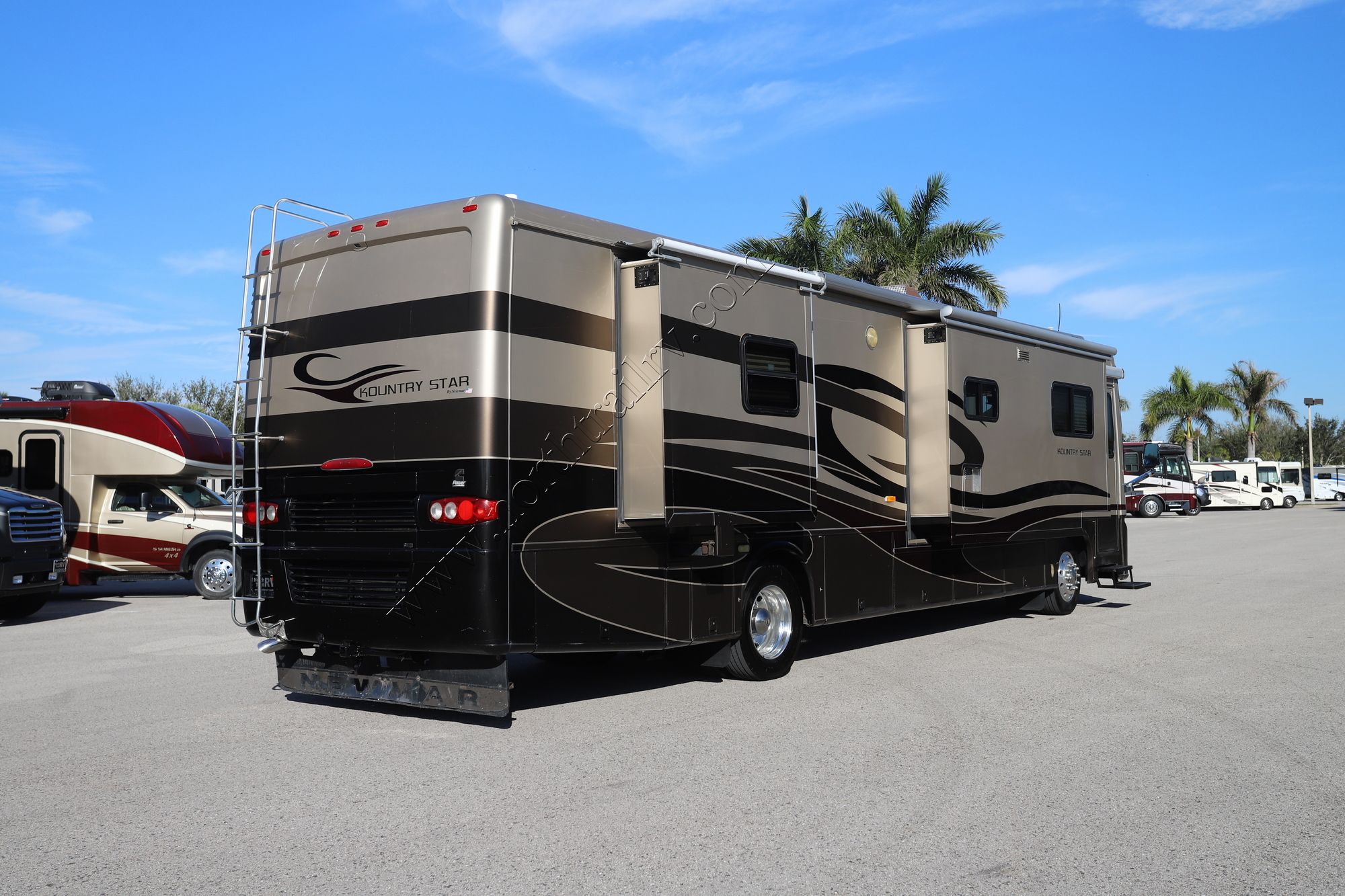 Used 2005 Newmar Kountry Star 3910 Class A  For Sale