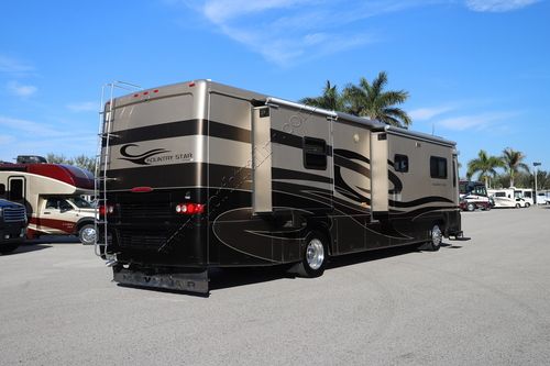 2005 Newmar Kountry Star 3910