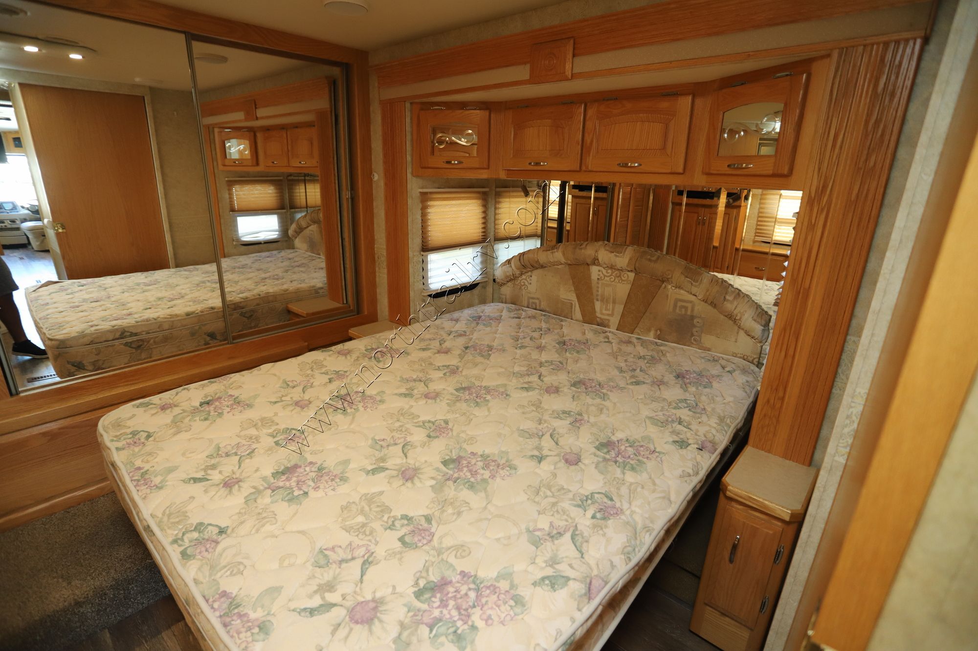 Used 2005 Newmar Kountry Star 3910 Class A  For Sale