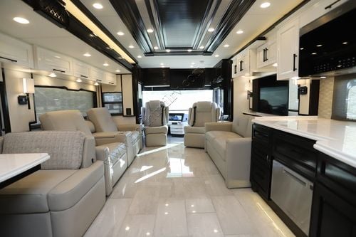 2025 Newmar London Aire 4551