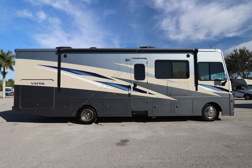 2022 Winnebago Vista 31B