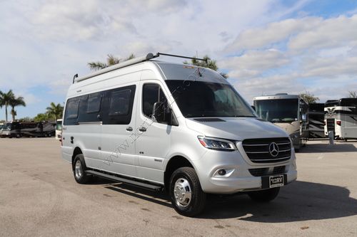 2022 Winnebago Boldt 70BL 4X4