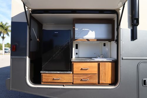 2022 Winnebago Vista 31B