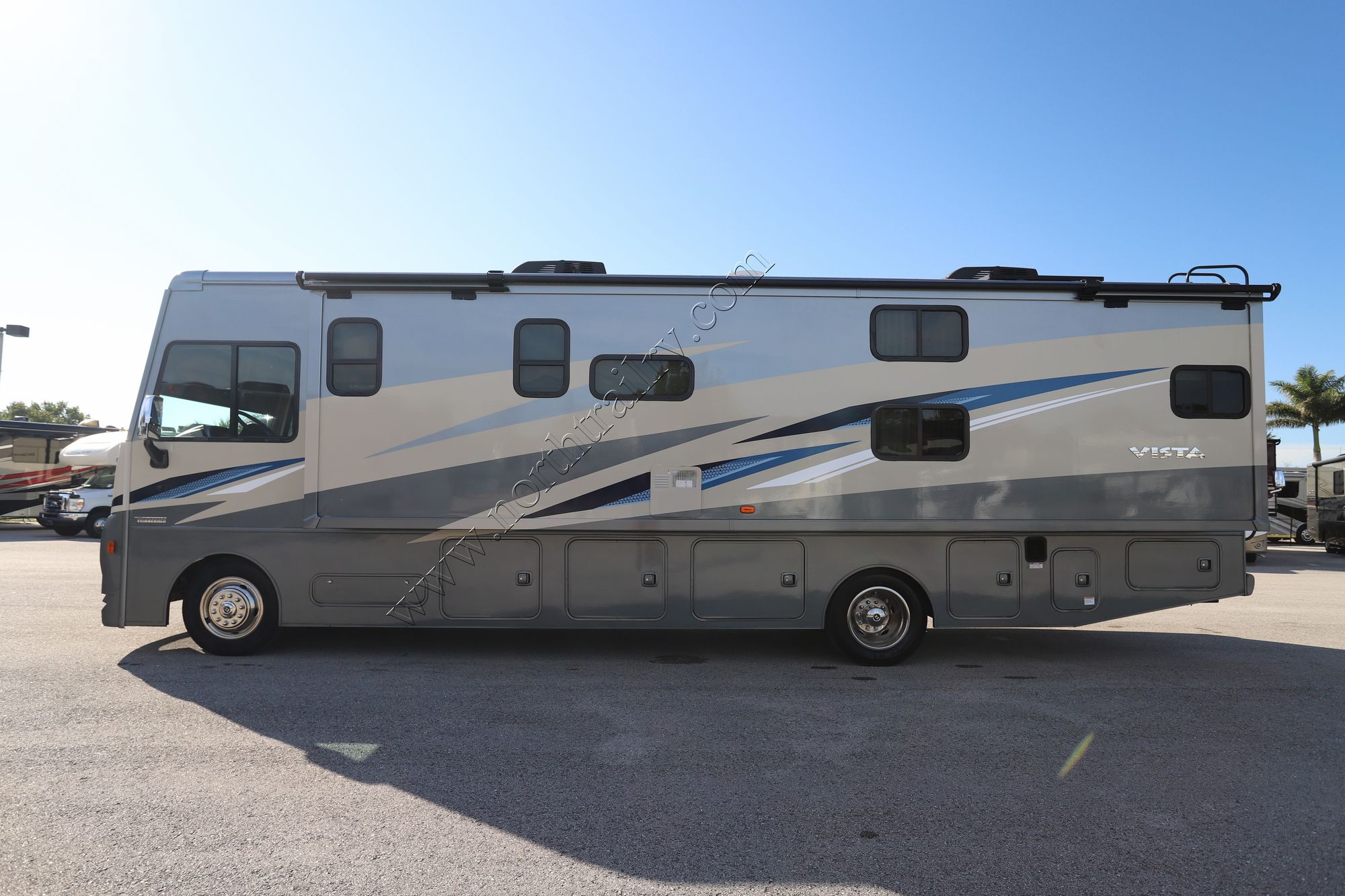 Used 2022 Winnebago Vista 31B Class A  For Sale