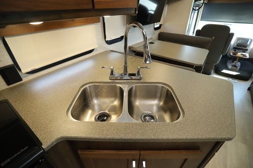 2022 Winnebago Vista 31B