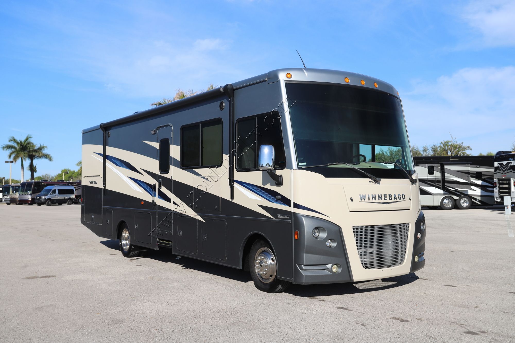 Used 2022 Winnebago Vista 31B Class A  For Sale