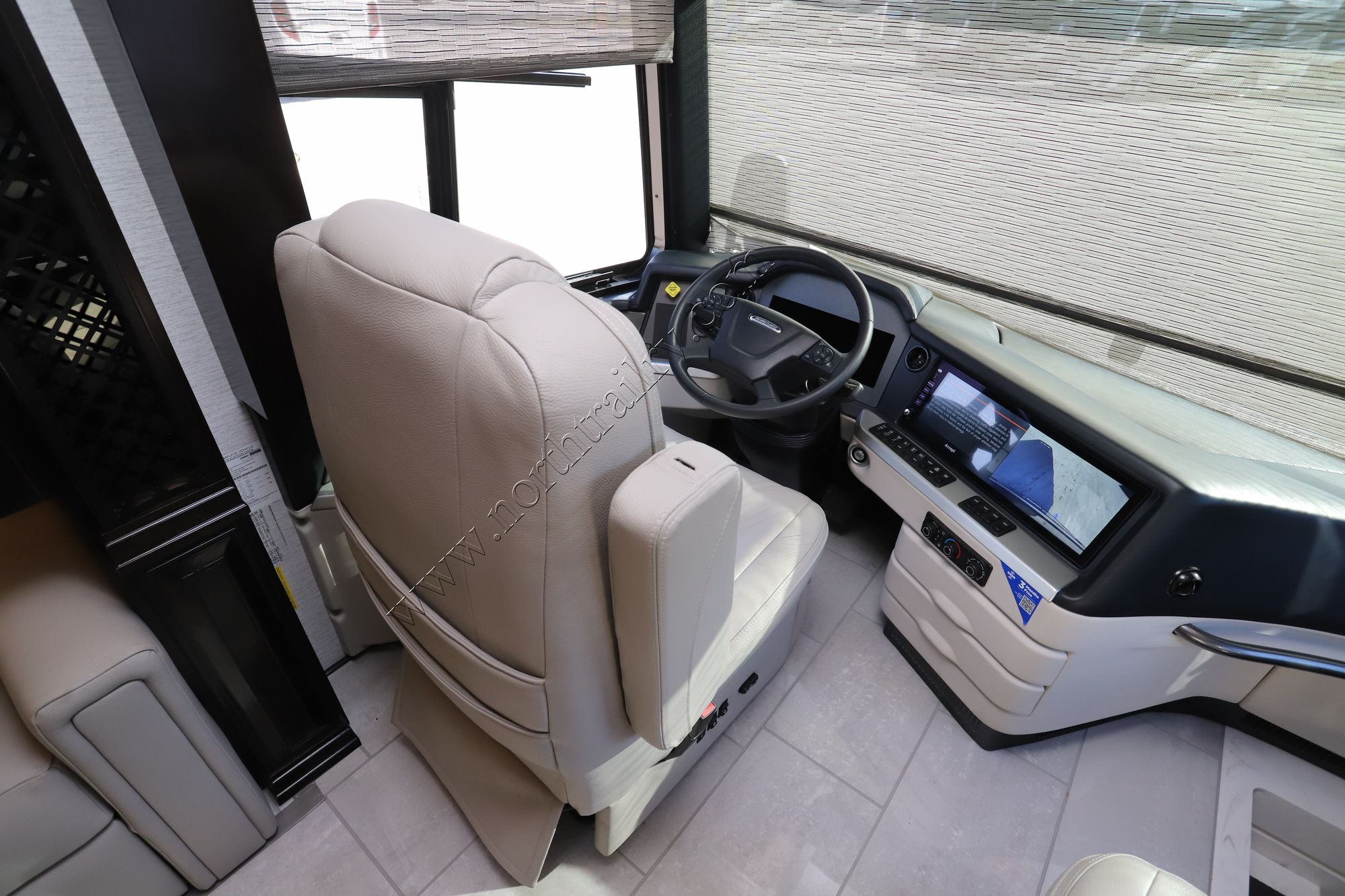 New 2025 Newmar London Aire 4551 Class A  For Sale