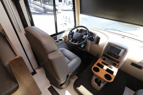 2022 Winnebago Vista 31B