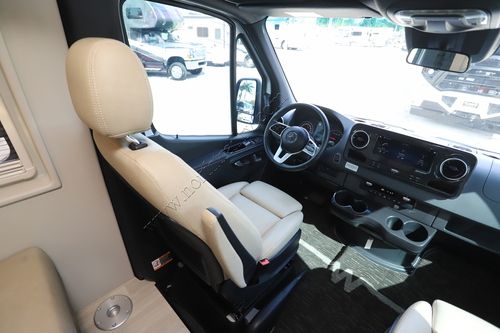 2022 Winnebago Boldt 70BL 4X4