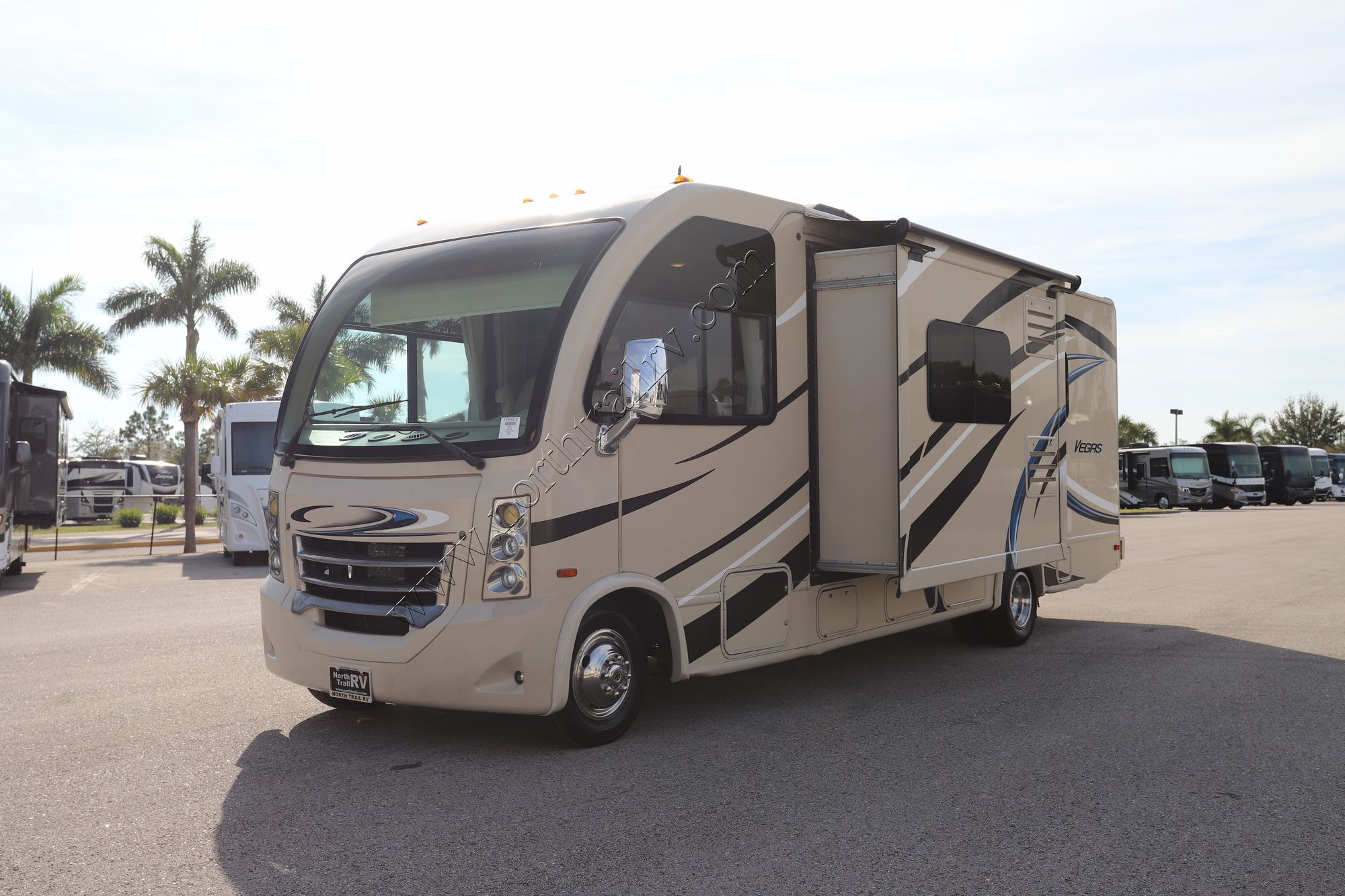 Used 2017 Thor Vegas 25.5 Class A  For Sale