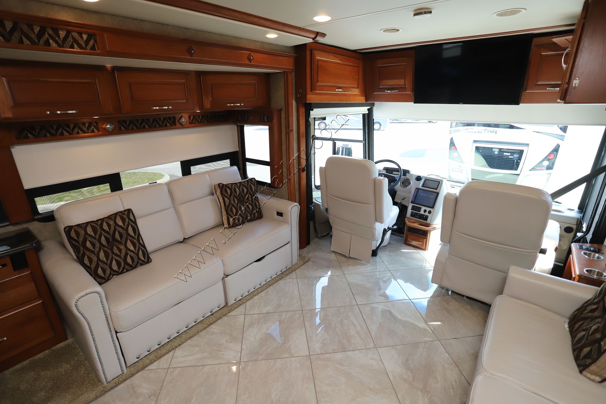 Used 2017 Winnebago Journey 36M Class A  For Sale