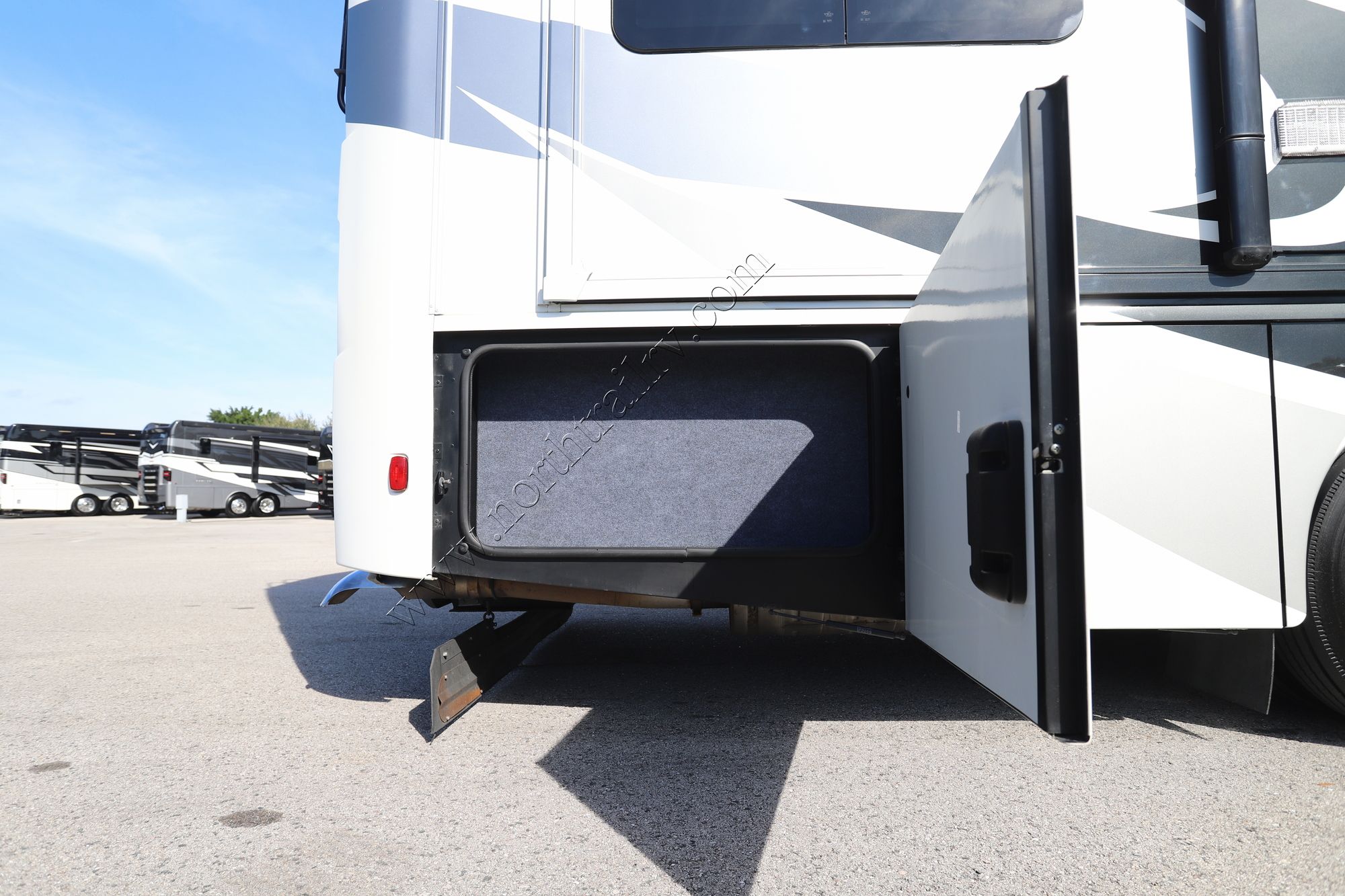 Used 2017 Winnebago Journey 36M Class A  For Sale