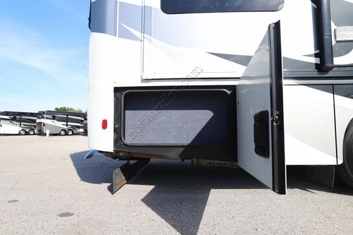 2017 Winnebago Journey 36M