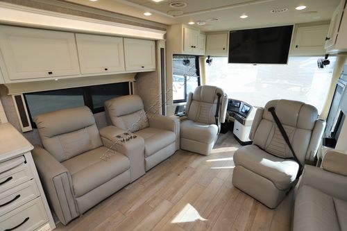 2023 Tiffin Motor Homes Phaeton 40IH