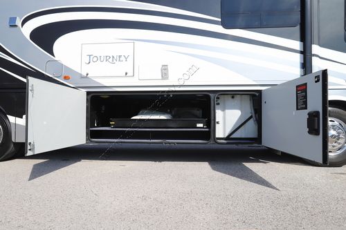 2017 Winnebago Journey 36M