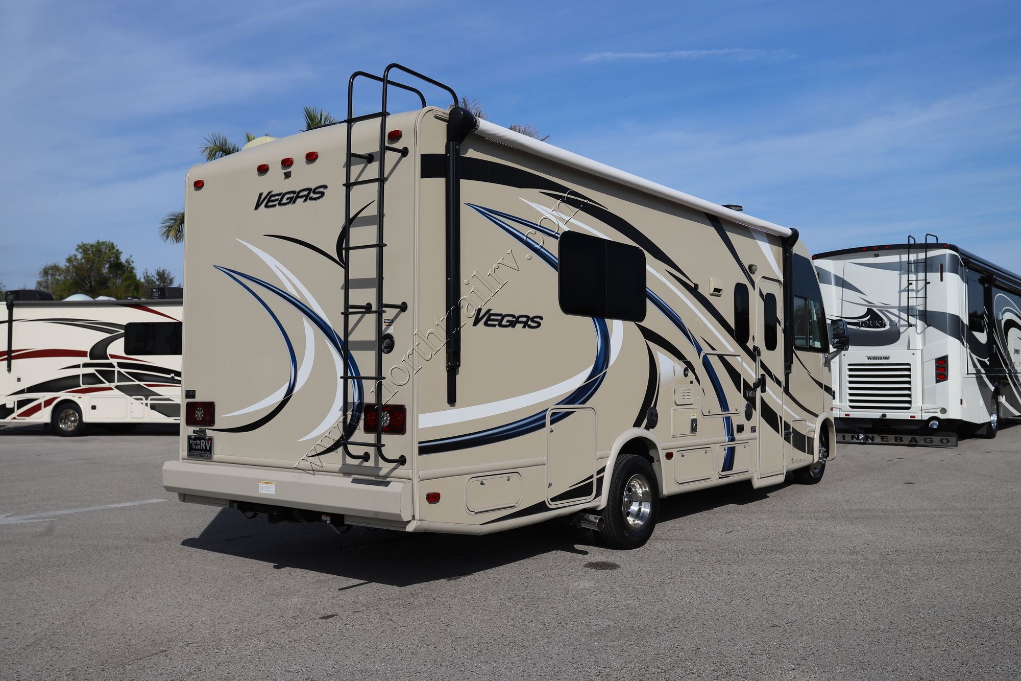 Used 2017 Thor Vegas 25.5 Class A  For Sale